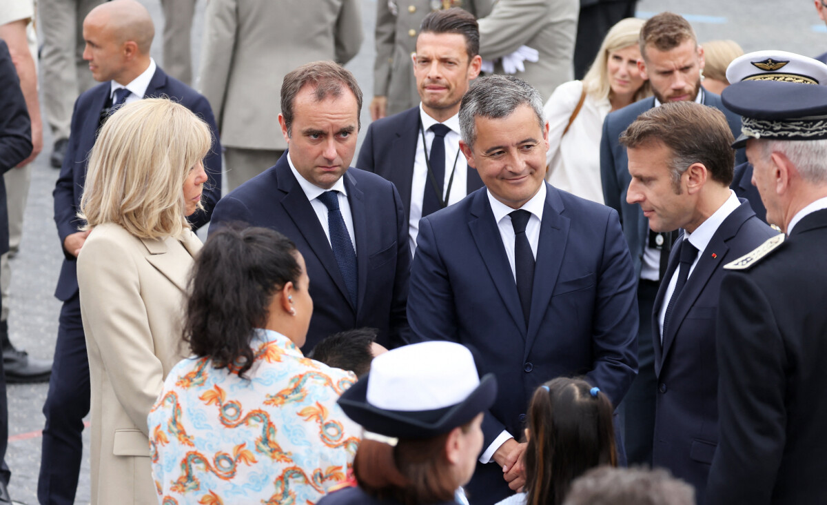 Photo : Le Président de la République française Emmanuel Macron et sa ...