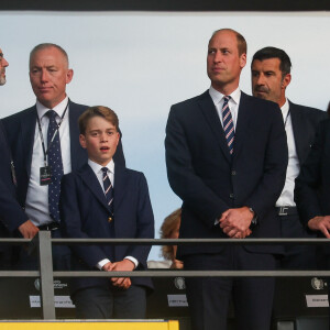 Le prince William, prince de Galles, avec le prince George de Galles, et le roi Felipe VI d'Espagne avec l'infante Sofia dans les tribunes lors de la finale de l'Euro 2024 "Espagne - Angleterre" à l'Olympiastadion à Berlin, le 14 juillet 2024. 