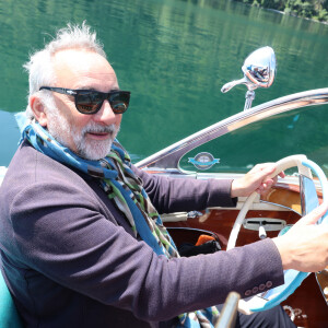 Antoine Duléry est amoureux depuis sa tendre enfance d'une petite ile
Exclusif - Antoine Dulery en Riva sur le Lac du Bourget lors de la 3ème édition du Festival du Cinema Français et de la gastronomie d'Aix-les-Bains. © Denis Guignebourg / Bestimage