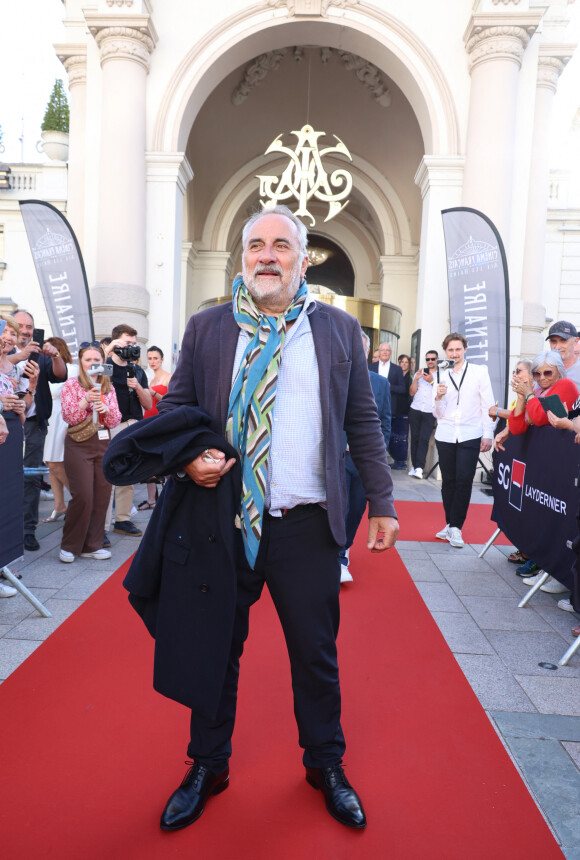 Et pourquoi il y a acheté une maison il y a une vingtaine d'années
Exclusif - Antoine Duléry - Soirée d'ouverture de la 3ème édition du Festival du Cinema Français et de la gastronomie d'Aix-les-Bains le 4 juin 2024. © Denis Guignebourg/BestImage 