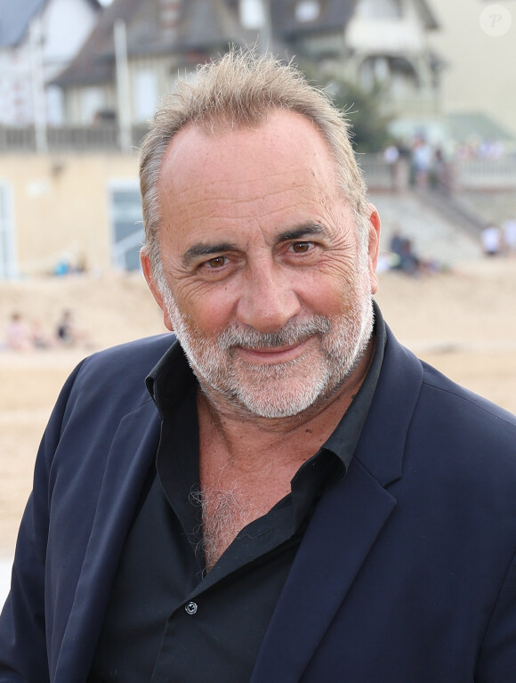 Antoine Dulery au photocall du 37ème festival du film de Cabourg (37ème journées romantiques du 14 au 18 juin 2023), à Cabourg, France, le 17 juin 2023. © Coadic Guirec/Bestimage