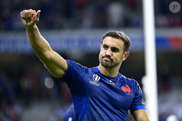 Par l'arrière du XV de France
Remerciements des joueurs de l equipe de France aux supporters - MELVYN JAMINET ( 15 - France ) - - Coupe du Monde de Rugby France 2023 du match de Poule A entre la France et l'Uruguay (27-12) au stade Pierre-Mauroy à Lille le 14 septembre 2023. 