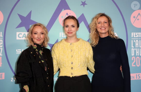 Alexandra Lamy, Chloé Jouannet, Audrey Lamy au 27ème Festival International du Film de Comédie de l'Alpe d'Huez le 17 janvier 2024