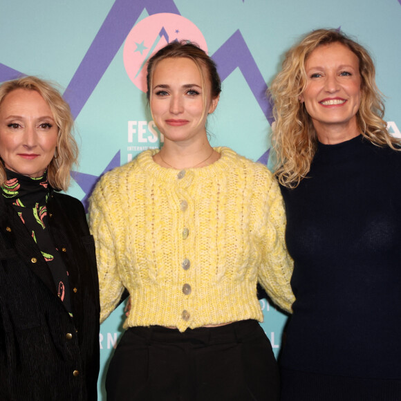 Alexandra Lamy, Chloé Jouannet, Audrey Lamy au 27ème Festival International du Film de Comédie de l'Alpe d'Huez le 17 janvier 2024