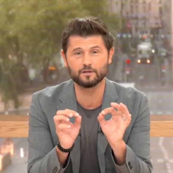 Christophe Beaugrand n'a pas pu prendre l'antenne à 7h comme prévu.
Grosse panne dans "Bonjour !", vendredi 19 juillet 2024 sur TF1.