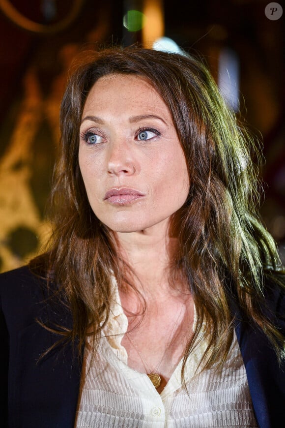 Laura Smet - Remise du prix littéraire "La Closerie des Lilas" à la Closerie des Lilas à Paris le 12 avril 2022.