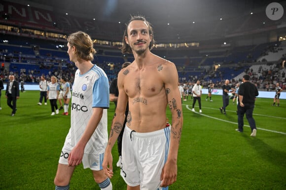 Romeo Elvis assiste au Match des Héros Team OL Legends vs Team Unicef au profit des enfants ukrainiens au Groupama Stadium de Lyon, le 10 mai 2022. Julien Reynaud/APS-Medias/ABACAPRESS.COM