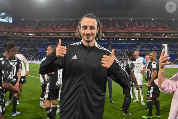 Romeo Elvis assiste au Match des Héros Team OL Legends vs Team Unicef au profit des enfants ukrainiens au Groupama Stadium de Lyon, le 10 mai 2022. Julien Reynaud/APS-Medias/ABACAPRESS.COM