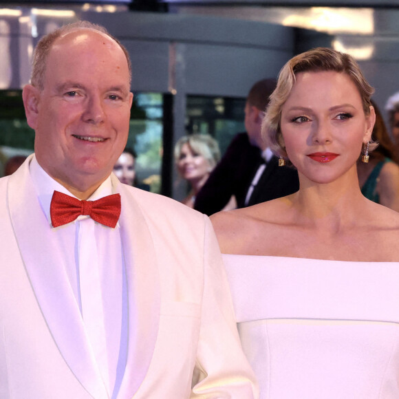 Le prince Albert II et la princesse Charlène de Monaco - 75ème édition du Gala de la Croix Rouge monégasque au Sporting Monte-Carlo à Monaco le vendredi 19 juillet 2024. © Claudia Albuquerque / Bestimage 