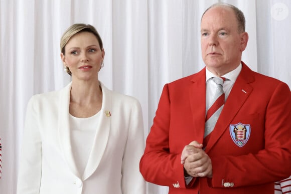 Le prince Albert II de Monaco et la princesse Charlene durant la présentation officielle, au Yacht Club de Monaco, le 27 juin 2024, des athlètes monégasques qui participeront aux prochains Jeux Olympiques de Paris du 26 juillet au 11 août 2024. Pour ces jeux de la XXXIIIeme Olympiade, Monaco aura 5 sportifs, 3 femmes et 2 hommes, en compétition. Les porte-drapeaux de la Principauté sont les nageurs Lisa Pou et Théo Druenne. © Claudia Albuquerque/ Bestimage 