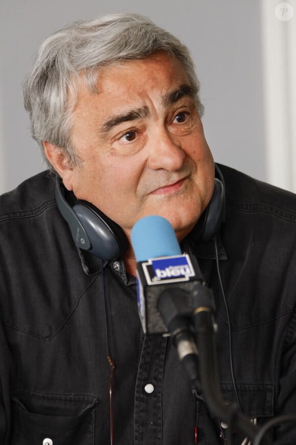 Bernard Violet - Archives - People à l'émission "On repeint la musique" à Paris, le 28 mars 2012 