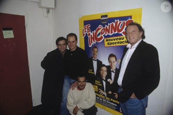 En France, à Paris, dans les coulisses du Casino de Paris, les Inconnus, Bernard Campan, Didier Bourdon, Pascal Légitimus et Paul Lederman le 19 octobre 1993.