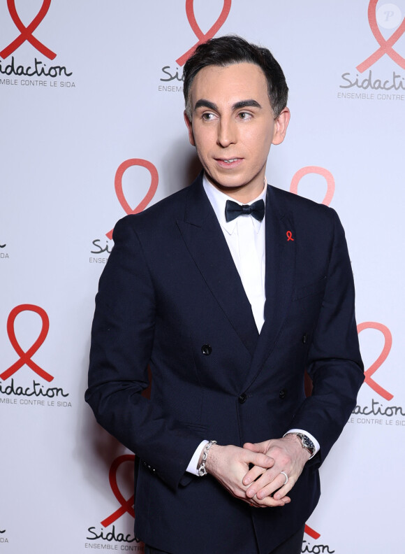 Jordan De Luxe - Photocall de la soirée de lancement du "Sidaction" au théâtre Edouard VII à Paris le 4 mars 2024. © Denis Guignebourg/Bestimage 