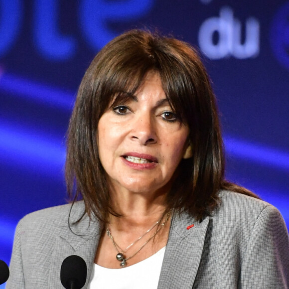 La Maire de Paris Anne Hidalgo à l'inauguration de l'extension du RER E, à la Défense , le 3 mai 2024. © Firas Abdullah/Pool/Bestimage