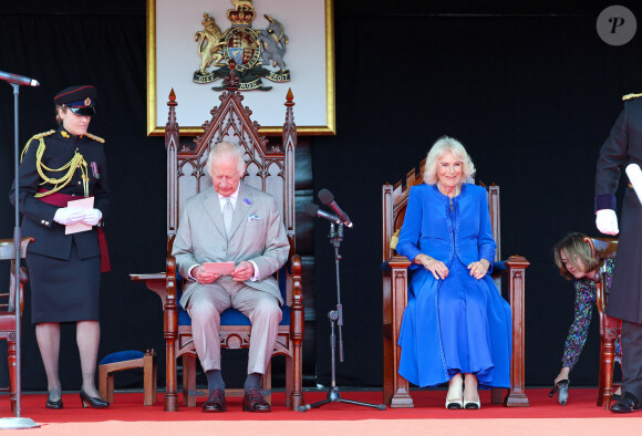 Le roi Charles III d'Angleterre et Camilla Parker Bowles, reine consort d'Angleterre, en visite officielle à Guernesey à Saint-Pierre-Port, le 15 juillet 2024. 