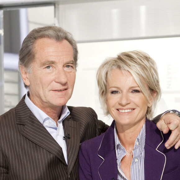 William Leymergie et Sophie Davant sur le plateau de Télématin le 4 octobre 2010.