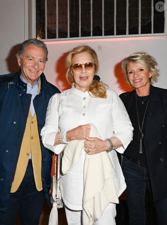 Exclusif - William Leymergie, Sylvie Vartan et Sophie Davant - Soirée de lancement du premier livre de R. Perez "Ma mère, Dieu et Sylvie Vartan" aux éditions Les Escales dans les salons Hoche à Paris le 29 septembre 2021. © Coadic Guirec/Bestimage 