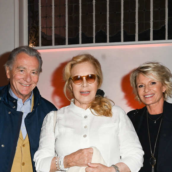 Exclusif - William Leymergie, Sylvie Vartan et Sophie Davant - Soirée de lancement du premier livre de R. Perez "Ma mère, Dieu et Sylvie Vartan" aux éditions Les Escales dans les salons Hoche à Paris le 29 septembre 2021. © Coadic Guirec/Bestimage 