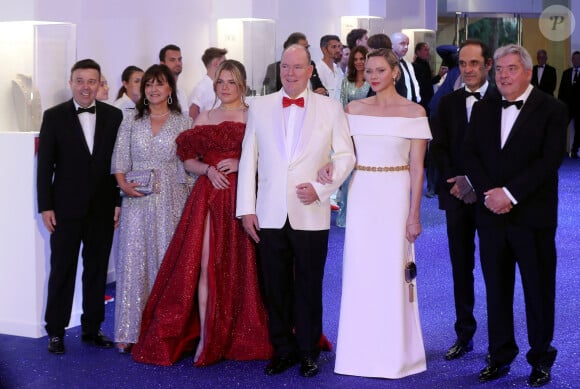 Stéphane Valeri (president SBM), Bettina Ragazzoni-Janin (Tresorier Général), Camille Gottlieb, le prince Albert II et la princesse Charlène de Monaco, Frédéric Platini (Secrétaire Général de la Croix Rouge monegasque), Pierre Dartout (ministre d'Etat) - 75ème édition du Gala de la Croix Rouge monégasque au Sporting Monte-Carlo à Monaco le vendredi 19 juillet 2024. © Jean-François Ottonello / Nice-Matin / Bestimage