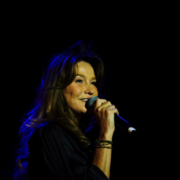 Concert acoustique de Carla Bruni le dimanche 28 juillet au Conde Duque. Madrid, Espagne