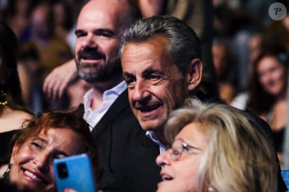 Nicolas Sarkozy a été vu au festival Veranos de la Villa au Centre culturel contemporain Conde Duque ce 28 juillet 2024 à Madrid pour assister à la représentation musicale de Carla Bruni.
Nicolas Sarkozy assiste au concert acoustique de Carla Bruni le dimanche 28 juillet au Conde Duque. Madrid, Espagne.