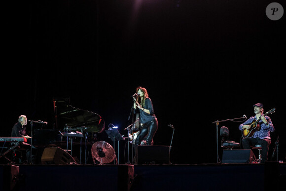 La chanteuse et mannequin Carla Bruni lors d'une représentation au festival Veranos de la Villa 2024 au Centro de Cultura Contemporánea Conde Duque le 28 juillet 2024 à Madrid, Espagne.