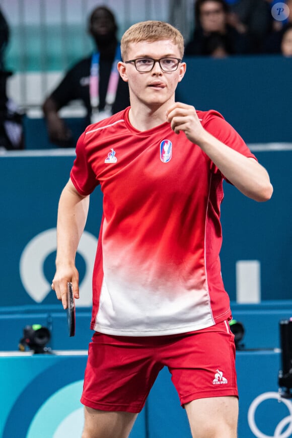 Le jeune pongiste français a enflammé le public lors de son premier match aux JO de Paris
 
Alexis Lebrun - La France perd contre Taiwan en double mixte - Jeux Olympiques 2024 le 27 juillet 2024.