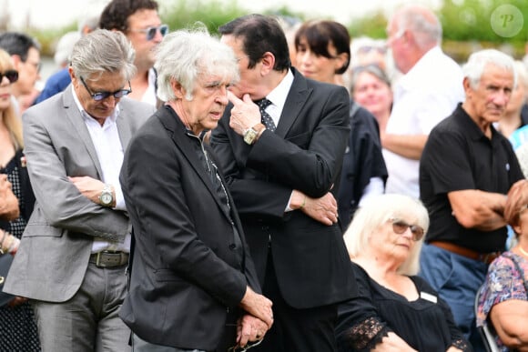 Grégoire Collard - Obsèques de Pascal Danel au cimetière de Bazoches-sur-le-Betez, le 31 juillet 2024. Sa famille et ses amis dont L.Voulzy, H.Léonard et B.Sauvat sont venus lui rendre un dernier hommage. Pascal Danel est décédé le 25 juillet 2024, victime d'un malaise cardiaque après une opération, à l'âge de 80 ans. © Romain Doucelin / Bestimage