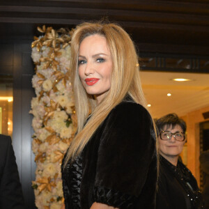 Deux ans après son troisième divorce, le chanteur s'est rapproché ces derniers temps d' Adriana Karembeu.
Adriana Karembeu lors du dîner annuel du Conseil de coordination des organisations arméniennes de France (CCAF) qui s'est tenu à l'Hôtel des Collectionneurs à Paris. Christian Liewig/ABACAPRESS.COM