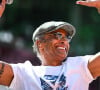 Depuis il garde le sourire 
Yannick Noah pendant de son concert lors des internationaux de France de Tennis de Roland Garros à Paris le 27 mai 2023