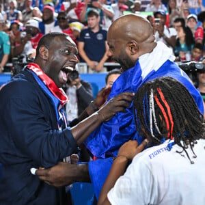 Une victoire qu'il a célébrée avec son ami Omar Sy
Teddy Riner célèbre son titre olympique avec Omar Sy à l'Arena Champ-de-Mars aux Jeux olympiques de Paris le 2 août 2024. Photo by Eliot Blondet/ABACAPRESS.COM