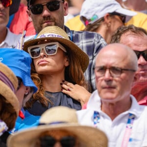 Depuis les gradins, les parents d'Esmeralda et Amada ne semblent pas avoir échangé de gestes d'affection. Ne souhaitant certainement pas attirer l'attention sur eux.
Eva Mendes et Ryan Gosling pendant les Jeux Olympiques de Paris 2024 - Jour 9 au Château de Versailles le 4 août 2024 à Versailles, France.