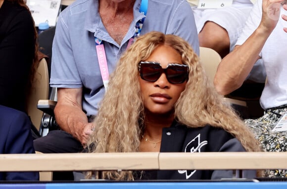 La sportive était à bord d'un bateau sur la Seine aux côtés de Carl Lewis, Rafael Nadal et Nadia Comaneci. 
Serena Williams - Célébrités assistent à la victoire de Novak Djokovic face à Carlos Alcaraz lors de la finale de tennis des Jeux Olympiques de Paris 2024 (JO) sur le cour Philippe Chatrier à Roland Garros, à Paris, France, le 4 Aout 2024. © Jacovides-Perusseau/Bestimage