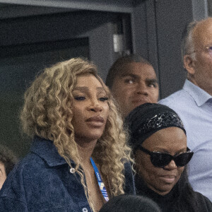 Elle n'a ensuite pas quitté la capitale puisqu'elle a assisté à de nombreuses épreuves avec son mari Alexis Ohanian et leur fille Olympia. 
Serena Williams - Célébrités assistent à la finale du 100 m femme au Stade de France à Saint Denis lors des Jeux Olympiques de Paris2024 (JO) le 3 aout 2024. © Perusseau-Jacovides-Bestimage