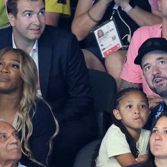 Serena Williams, sa fille Olympia et son Mari Alexis Ohanian - Célébrités assistent à la victoire de Léon Marchand qui devient champion Olympique sur 400 m 4 nages lors des Jeux Olympiques de Paris 2024 (JO) à Paris La Defense Arena à Nanterre le 28 juillet 2024. © Dominique Jacovides-Pierre Perusseau/Bestimage