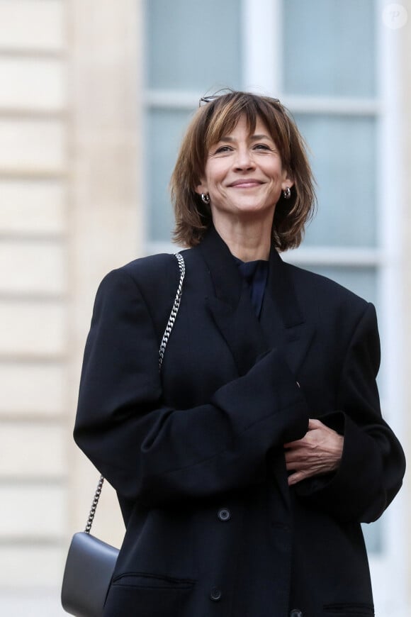 L'actrice Sophie Marceau - Arrivée des invités au dîner d'Etat en l'honneur du président chinois Xi Jinping et de sa femme la Première Dame Peng Liyuan au palais présidentiel de l'Elysée à Paris, France, le 6 mai 2024. © Stéphane Lemouton / Bestimage