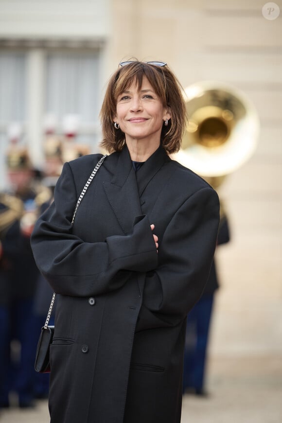 Sophie Marceau - Arrivée des invités au dîner d'Etat en l'honneur du président chinois Xi Jinping et de sa femme la Première Dame Peng Liyuan au palais présidentiel de l'Elysée à Paris, France, le 6 mai 2024. © Cyril Moreau/Bestimage