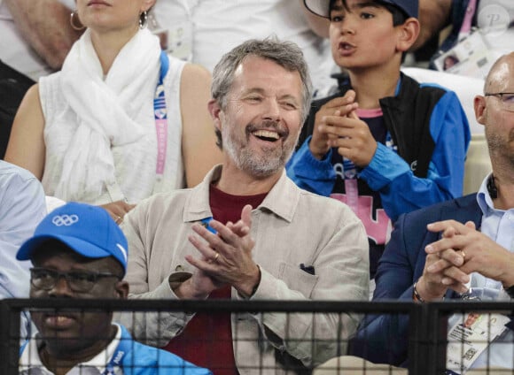 Le roi Frederik X regarde Viktor Axelsen jouer la finale olympique du simple messieurs contre Kunlavut Vitidsarn de Thaïlande à Paris, lundi 5 août 2024. Photo par Mads Claus Rasmussen/Ritzau Scanpix/ABACAPRESS.COM