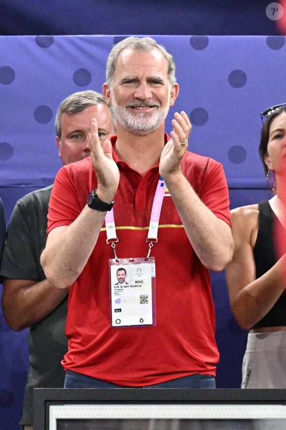 Le roi Felipe VI d'Espagne pendant le match de la médaille d'or féminine du basket-ball 3x3 entre la France et les Pays-Bas lors des Jeux olympiques de Paris 2024, le 5 août 2024 à Paris, en France. Photo par Laurent Zabulon/ABACAPRESS.COM