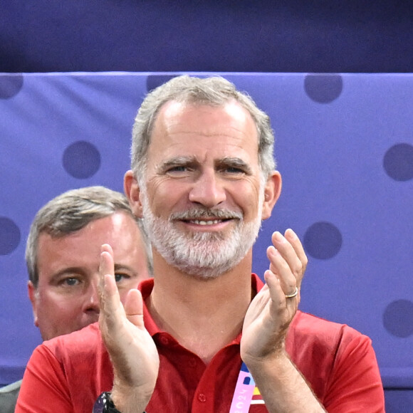 Le roi Felipe VI d'Espagne pendant le match de la médaille d'or féminine du basket-ball 3x3 entre la France et les Pays-Bas lors des Jeux olympiques de Paris 2024, le 5 août 2024 à Paris, en France. Photo par Laurent Zabulon/ABACAPRESS.COM