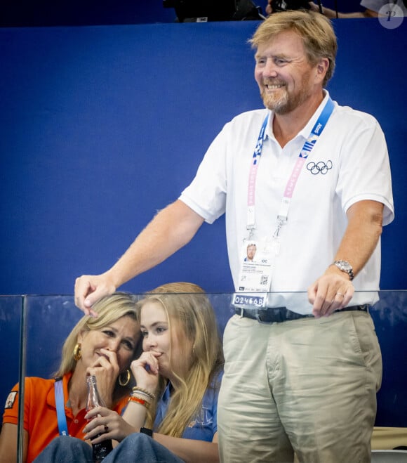 (De gauche à droite) La reine Maxima des Pays-Bas, la princesse Catharina-Amalia des Pays-Bas et le roi Willem-Alexander des Pays-Bas pendant le match de water-polo féminin du groupe A entre la Chine et les Pays-Bas lors de la troisième journée des Jeux Olympiques d'été de Paris 2024 au Centre aquatique, le 29 juillet 2024 à Paris, France. Photo par Robin Utrecht/ABACAPRESS.COM