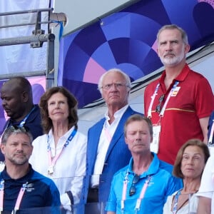 Henri, Grand-Duc de Luxembourg (devant), (de gauche à droite) la Reine Silvia de Suède, le Roi Carl XVI Gustaf de Suède et le Roi Felipe VI d'Espagne assistent aux épreuves d'athlétisme le jour 10 des Jeux Olympiques d'été de Paris 2024 au Stade de France à Saint-Denis, près de Paris, France, le 5 août 2024. Photo par Nicolas Gouhier/ABACAPRESS.COM