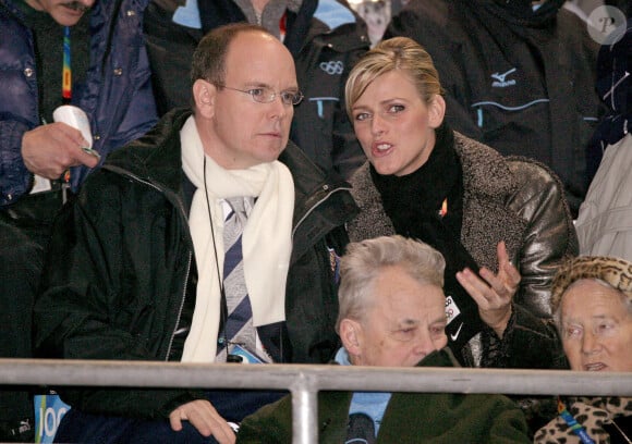 Le Prince Albert II de Monaco avec une amie sud-africaine, Charlene Wittstock, lors de la cérémonie d'ouverture des XXème Jeux Olympiques d'hiver à Turin, Italie, le 10 février 2006. Les Jeux se déroulent du vendredi 10 février au 26 février 2006. Photo Gouhier-Nebinger-Orban/ABACAPRESS.COM