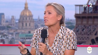 "C'est quand même assez agressif !" : Anne-Sophie Lapix très en forme, une célèbre invitée en fait les frais (VIDEO)