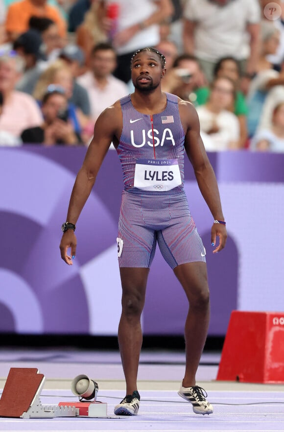 Après la course, il a même dû être évacué sur un fauteuil roulant de la piste
 
Noah Lyles - Epreuves d'athlétisme lors des Jeux Olympiques de Paris 2024 (JO) au Stade France, à Saint-Denis, France, le 5 août 2024. © Jacovides-Perusseau/bestimage