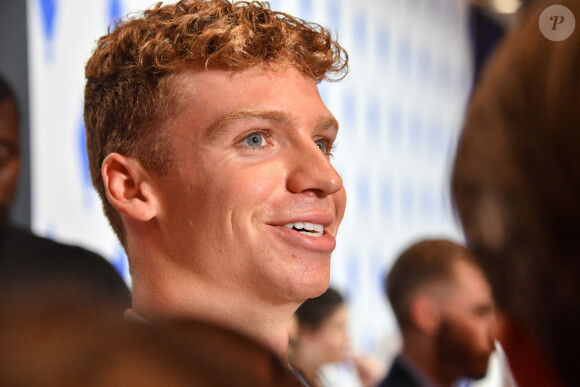 Léon Marchand - L'équipe de France de natation acclamée au club France lors des Jeux Olympiques de Paris2024 (JO) le 5 aout 2024.