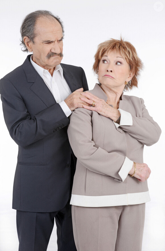 Photo d'archives datée du 22 décembre 2015 de l'acteur Gérard Hernandez et de l'actrice Marion Game lors d'une séance de photos pour les 50 ans du magazine télévisuel français Télé Poche. Marion Game, qui incarnait Huguette dans la série à succès de M6 "Scènes de ménages", est décédée jeudi 23 mars 2023 à l'âge de 84 ans. Pascal Baril/ABACAPRESS.COM