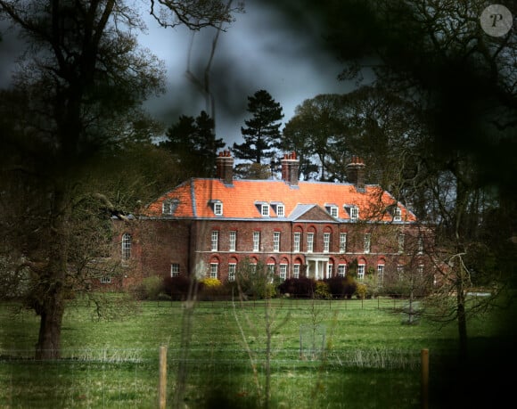 La petite famille séjourne actuellement dans le domaine d'Anmer Hall sur les terres du château de Sandringham (Norfolk)
L'évolution de la maison du prince William et de Kate Middleton, prince et princesse de Galles, "Anmer Hall" dans le Norfolk