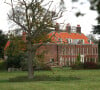 Avec dix chambres à coucher, plusieurs salons, salles de bain et bureaux, cette habitation a tout pour satisfaire les besoins de la famille
La maison du prince William et de Kate Middleton, "Anmer Hall" dans le Norfolk