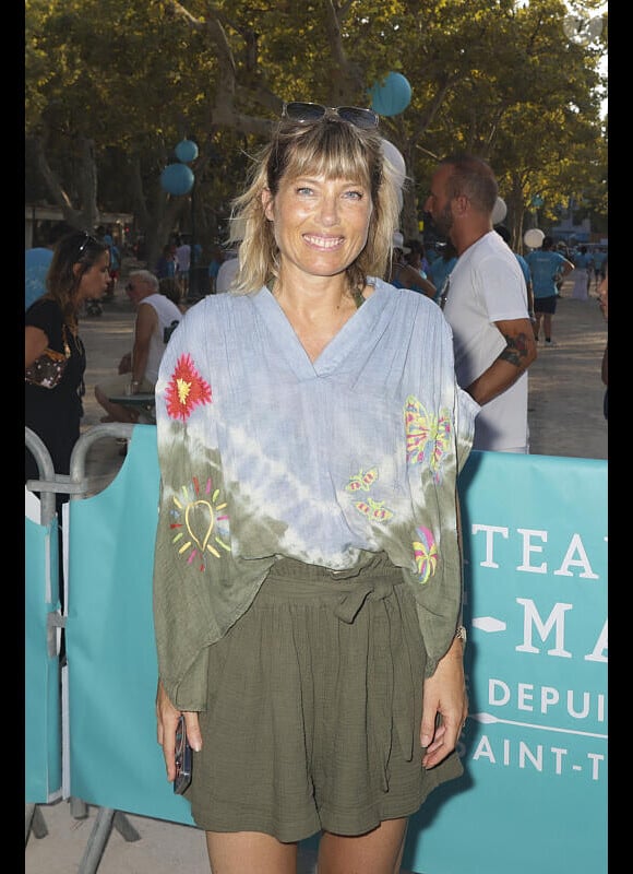 Mélanie Page à la Pétanque Turquoise sur la Place des Lices à Saint-Tropez, au profit de l'association "Soleil d'Enfance", le 11 août 2024